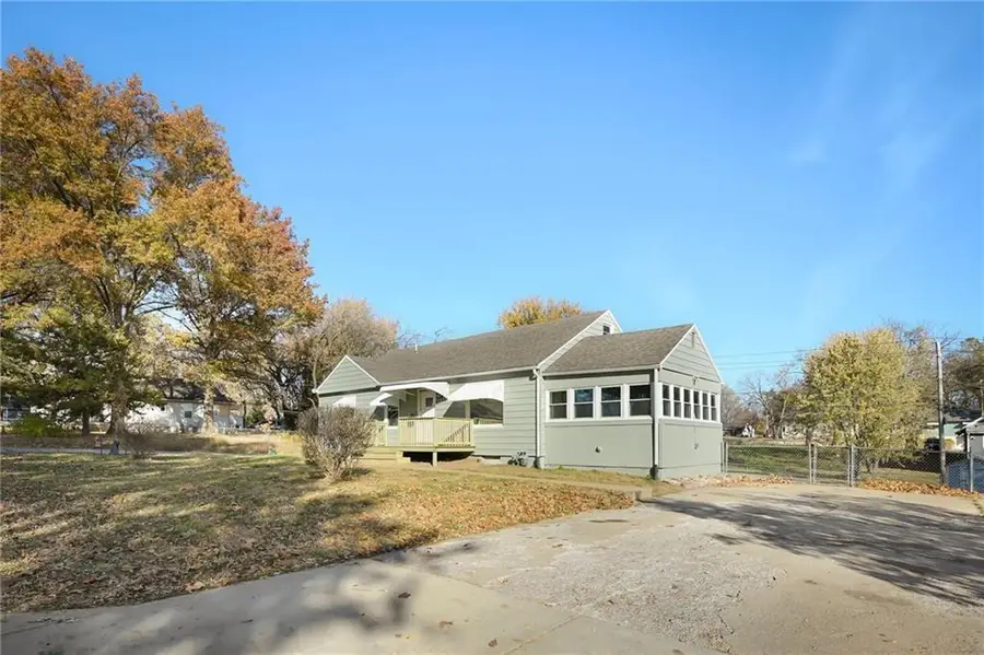 8301 Highland Avenue, Kansas City, MO 64131 - #3