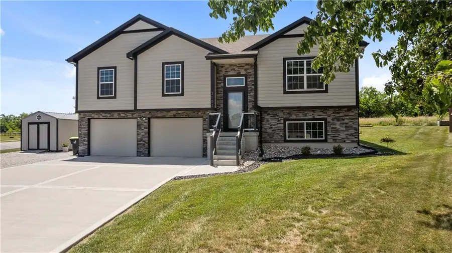 3102 Katy Trail Drive, Harrisonville, MO 64701 - #2