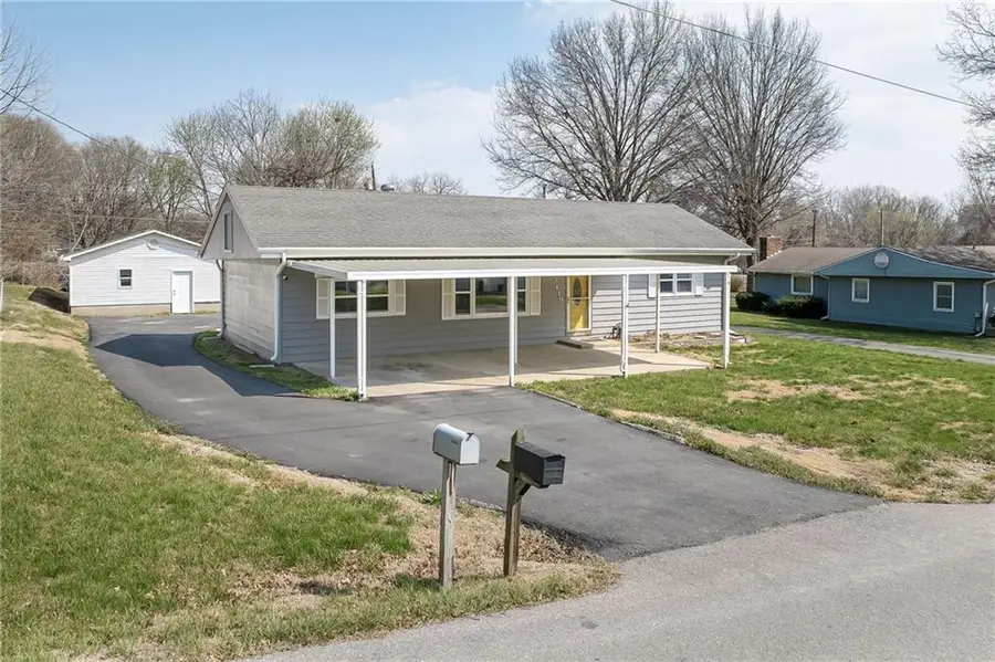 3419 S 30th Street, Saint Joseph, MO 64503 - #2