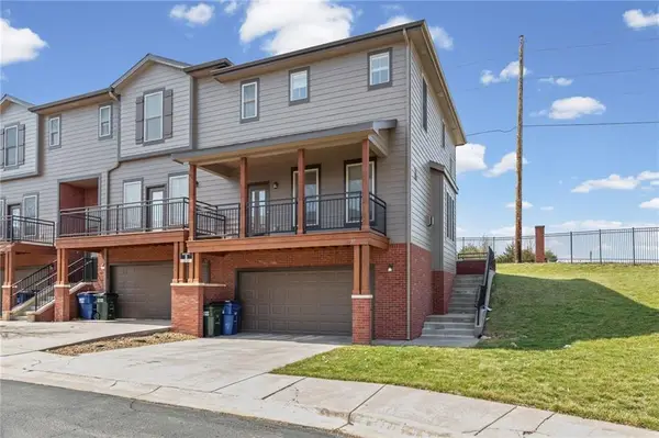 5245 Overland Drive #B27, Lawrence, KS 66049