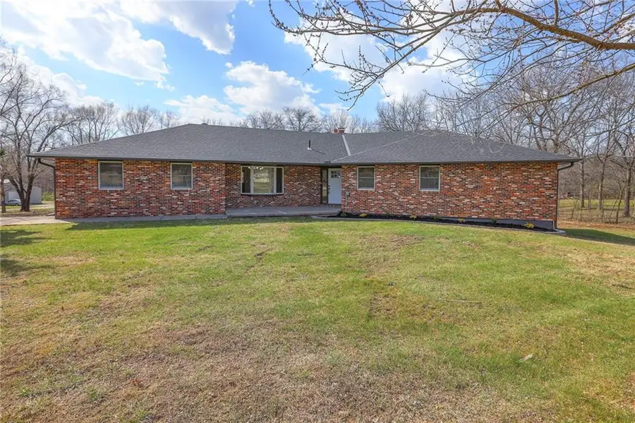 907 S State Route J Highway, Peculiar, MO 64078 - #2