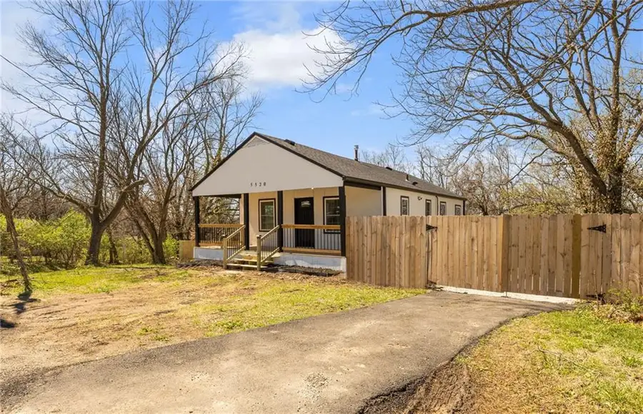 5520 Topping Avenue, Kansas City, MO 64129 - #3
