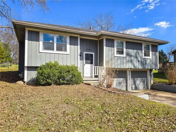 2206 N Swisher Drive, Clinton, MO 64735