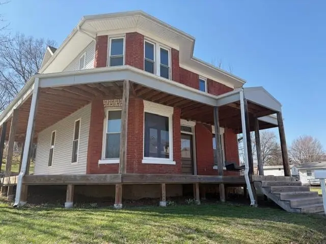 401 N 9th Street, Atchison, KS 66002 - #2