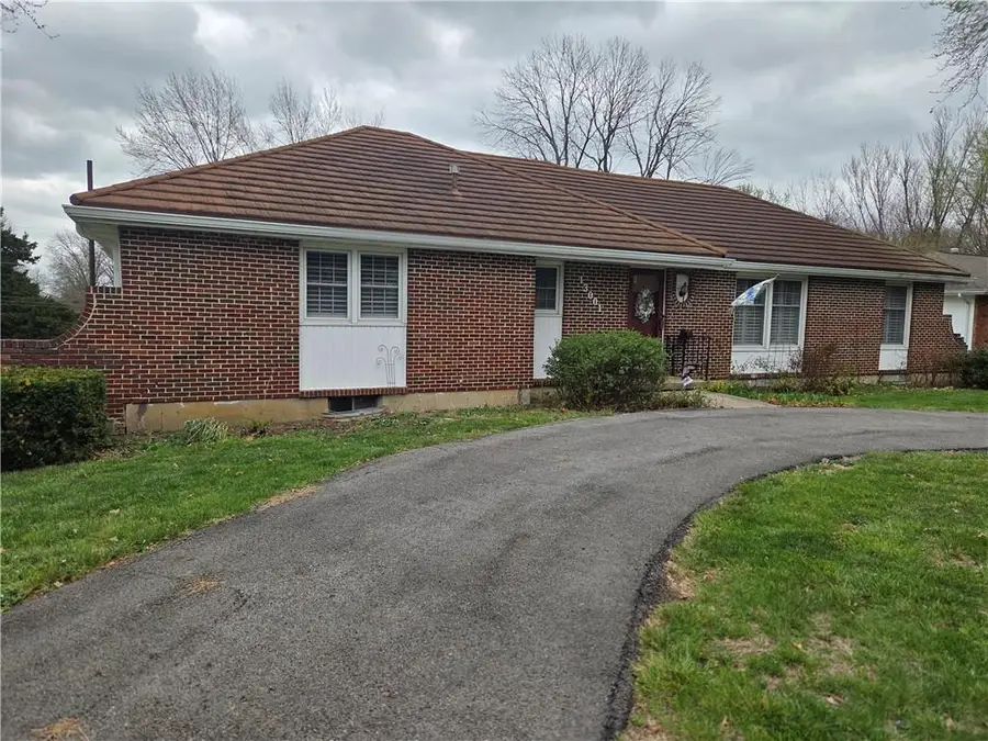 13001 Bristol Avenue, Grandview, MO 64030 - #2