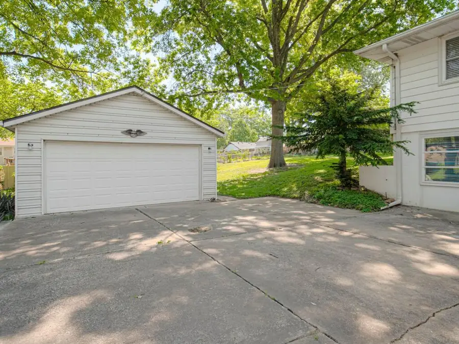 2213 N Mcbride Avenue, Sugar Creek, MO 64050 - #2