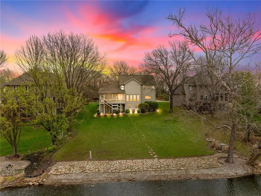 8512 N Oregon Avenue, Kansas City, MO 64154 - #2