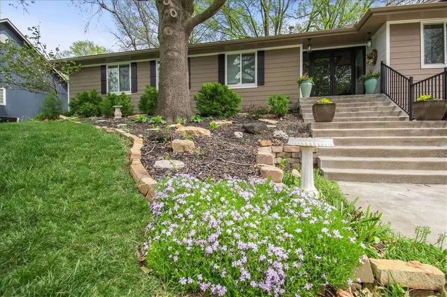 205 Saponi Lane, Lake Winnebago, MO 64034 - #2