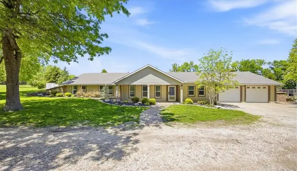 21877 Nall Road, Bucyrus, KS 66013