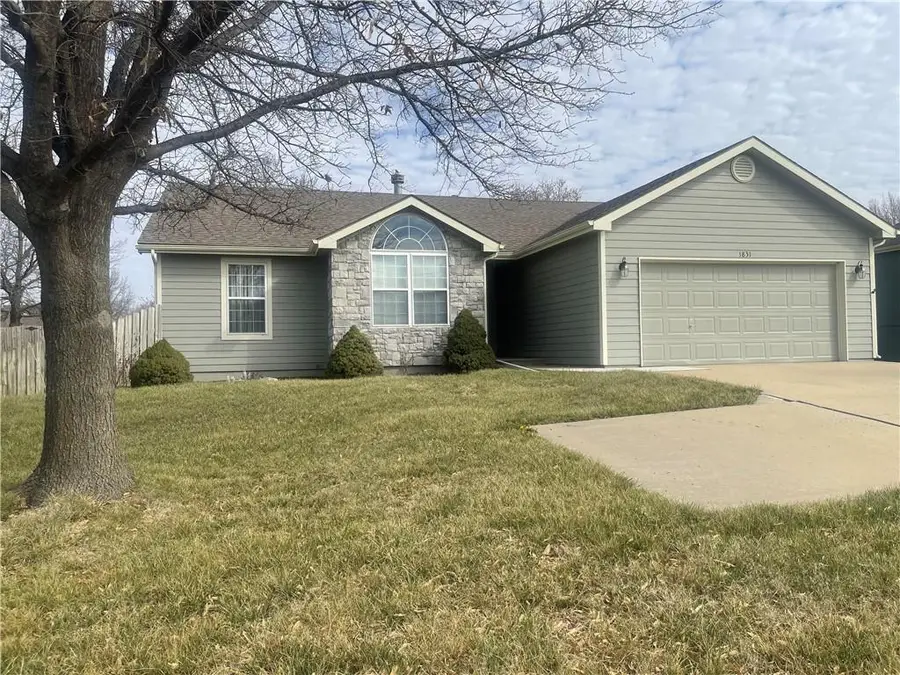 1831 E 4th Street, Tonganoxie, KS 66086 - #2
