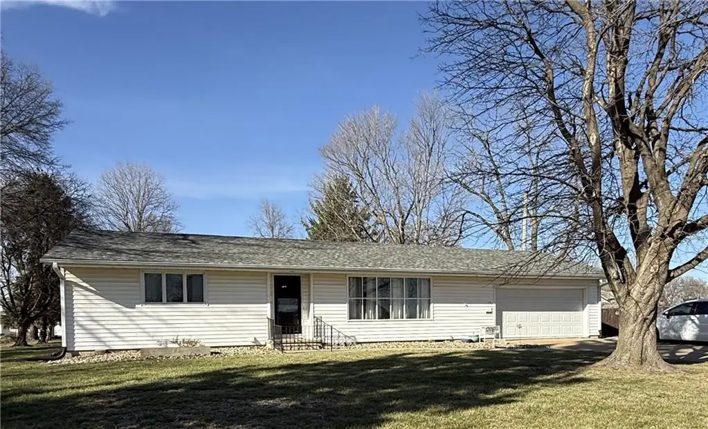 110 Osage Avenue, Hiawatha, KS 66434 - #1
