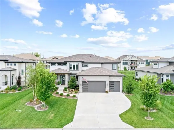 2114 NW Killarney Lane, Lee's Summit, MO 64081