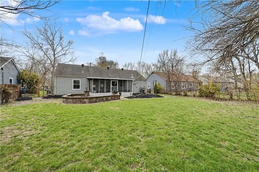 2404 W 76th Street, Prairie Village, KS 66208 - #3