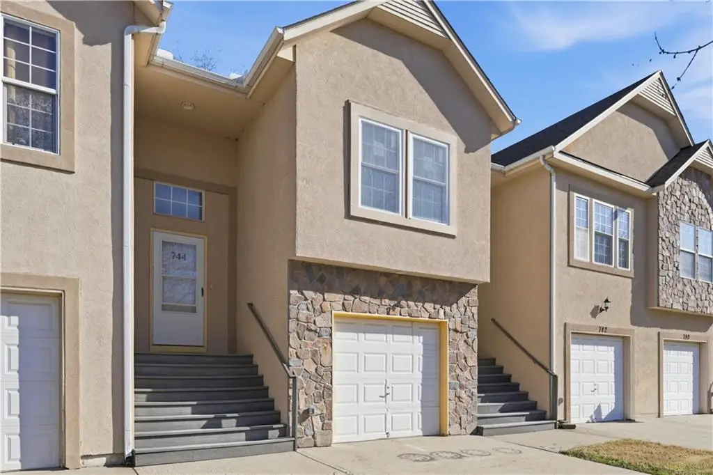 744 Woodson Lane, Gardner, KS 66030 - #1