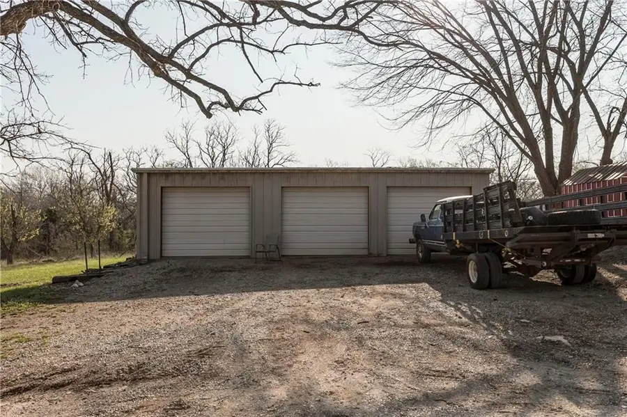 405 E 267th Street, Cleveland, MO 64734 - #3