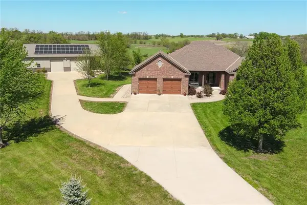 15006 Leavenworth Road, Basehor, KS 66007