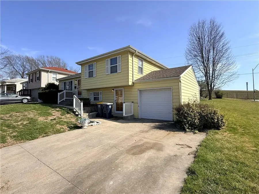 7801 NE San Rafael Drive, Kansas City, MO 64119 - #2