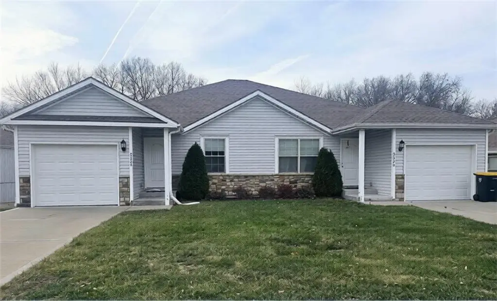 9324 N Robinhood Avenue, Kansas City, MO 64154 - #1