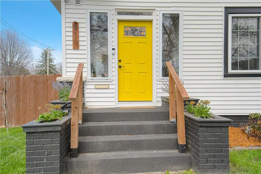 910 W Waldo Avenue, Independence, MO 64050 - #3