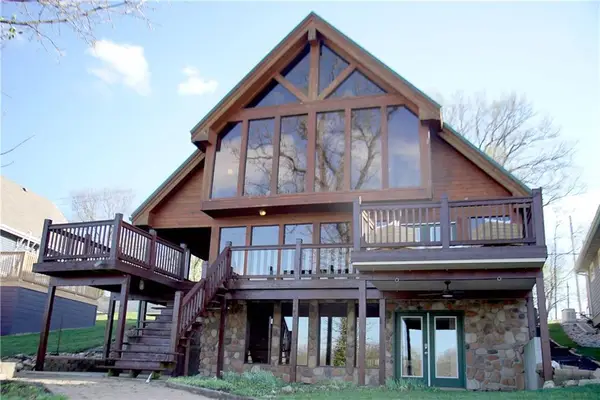 27 Beach Drive, Lake Tapawingo, MO 64015