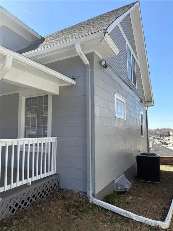 1204 N 8th Street, Saint Joseph, MO 64505 - #2