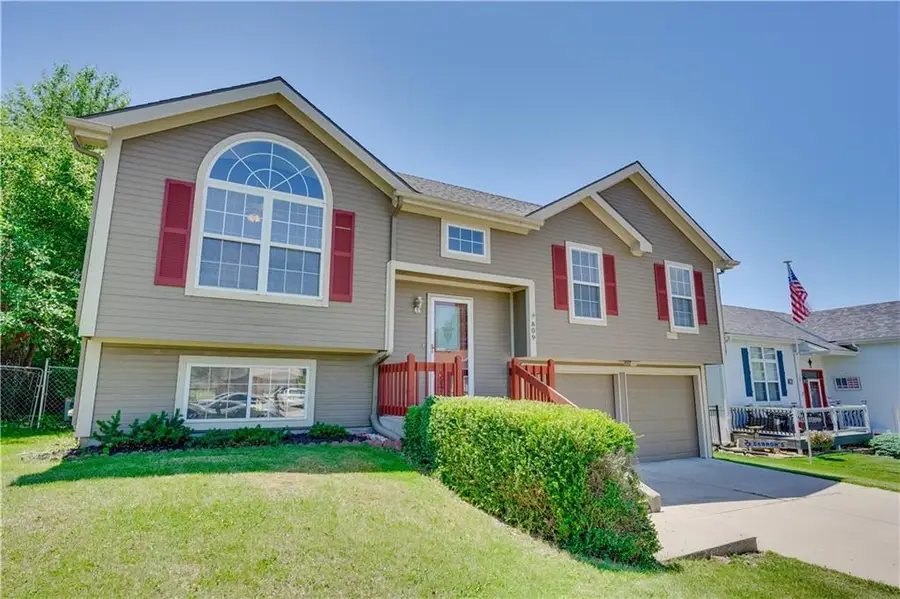 809 Village Street, Leavenworth, KS 66048 - #3