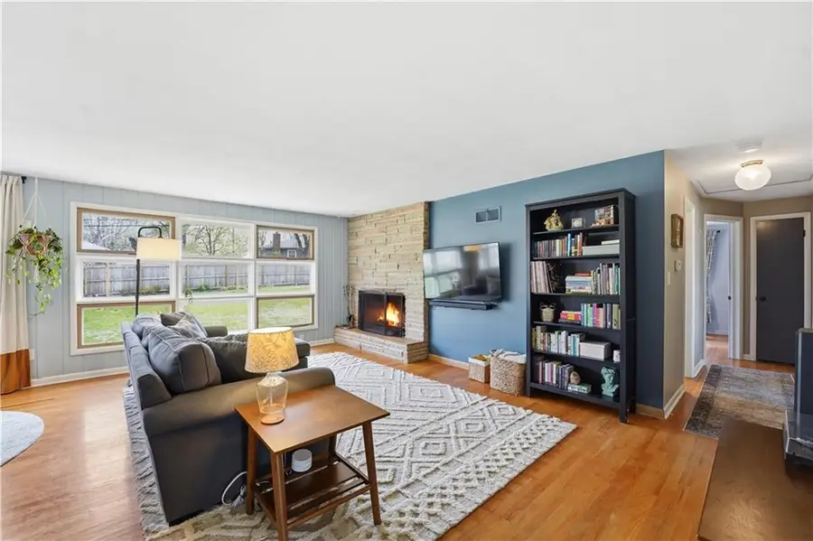 8221 Lamar Avenue, Prairie Village, KS 66208 - #2