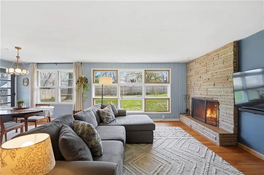 8221 Lamar Avenue, Prairie Village, KS 66208 - #3