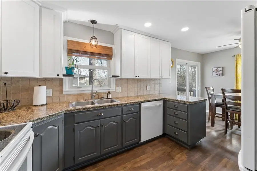 506 W King Street, Spring Hill, KS 66083 - #3