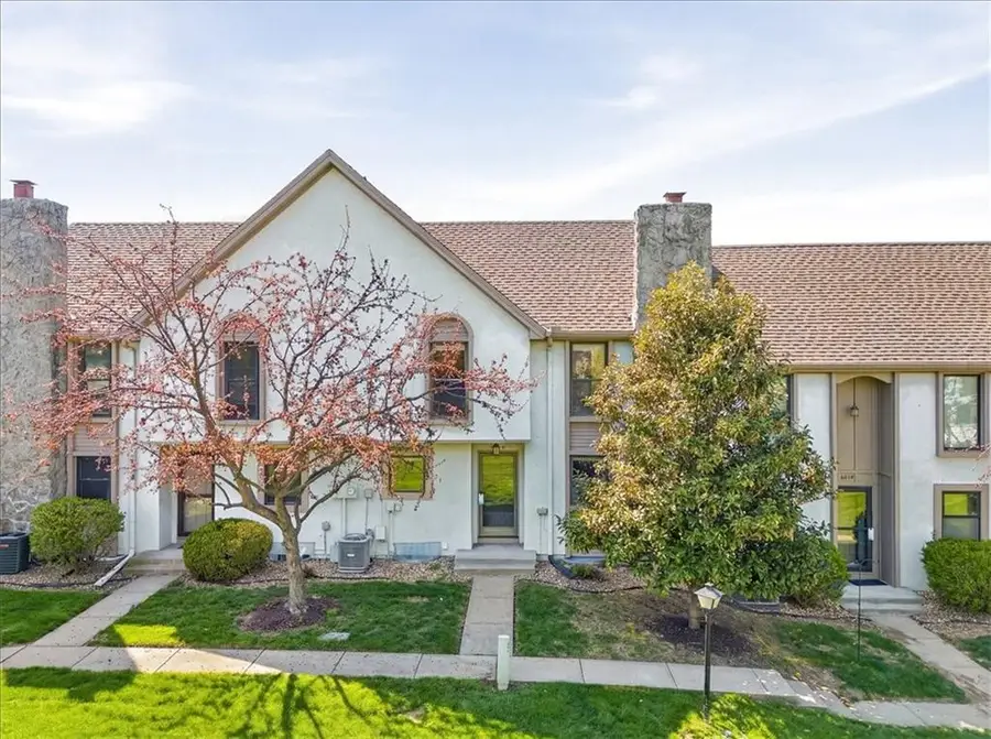 6534 W 49th Street, Mission, KS 66202 - #3