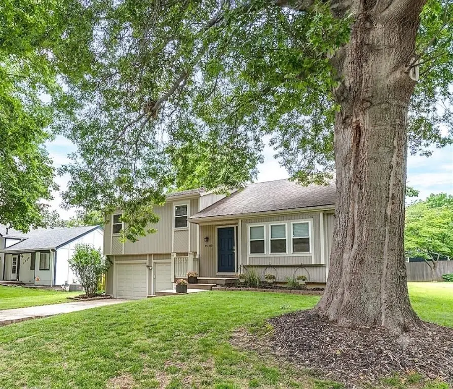 9132 Darnell Street, Lenexa, KS 66215 - #2