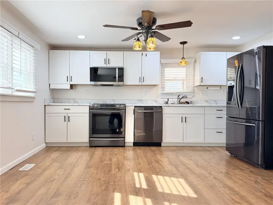 1310 E 13th Court, Trenton, MO 64683 - #3