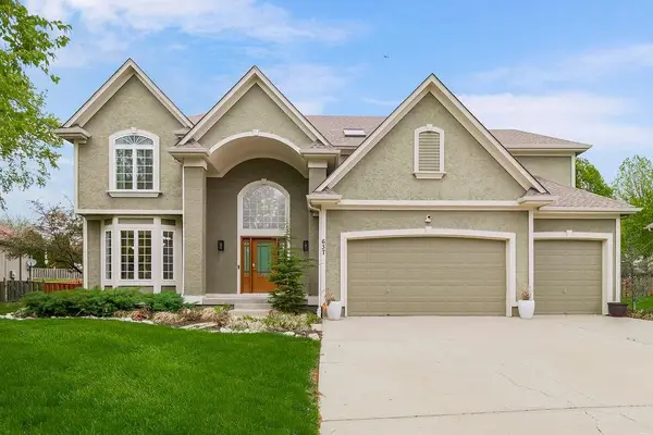 637 NE Sundance Trail, Lee's Summit, MO 64086