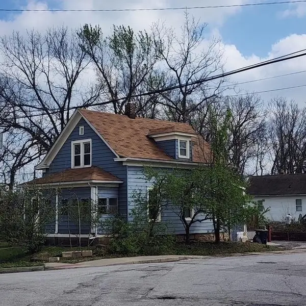 2203 E 37th Street, Kansas City, MO 64109