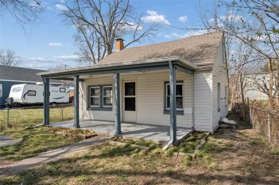 206 W 81st Street, Kansas City, MO 64114 - #3
