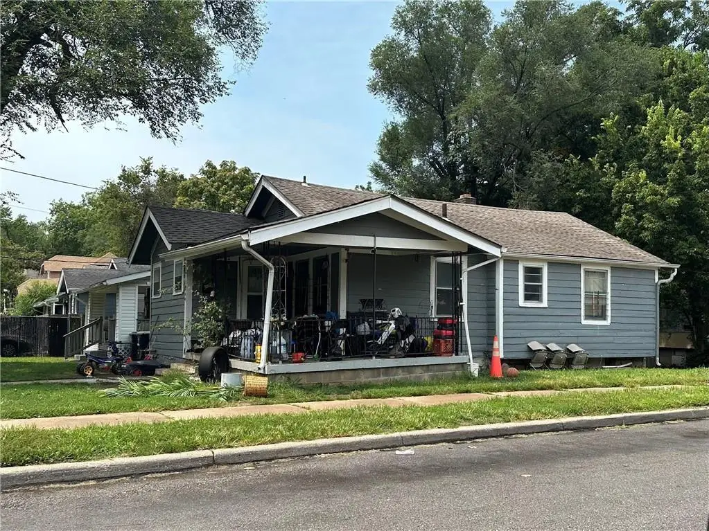 3044 E 60th Street, Kansas City, MO 64130 - #1