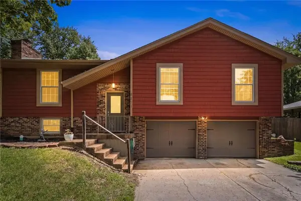 6817 NW Pleasant View Drive, Parkville, MO 64152