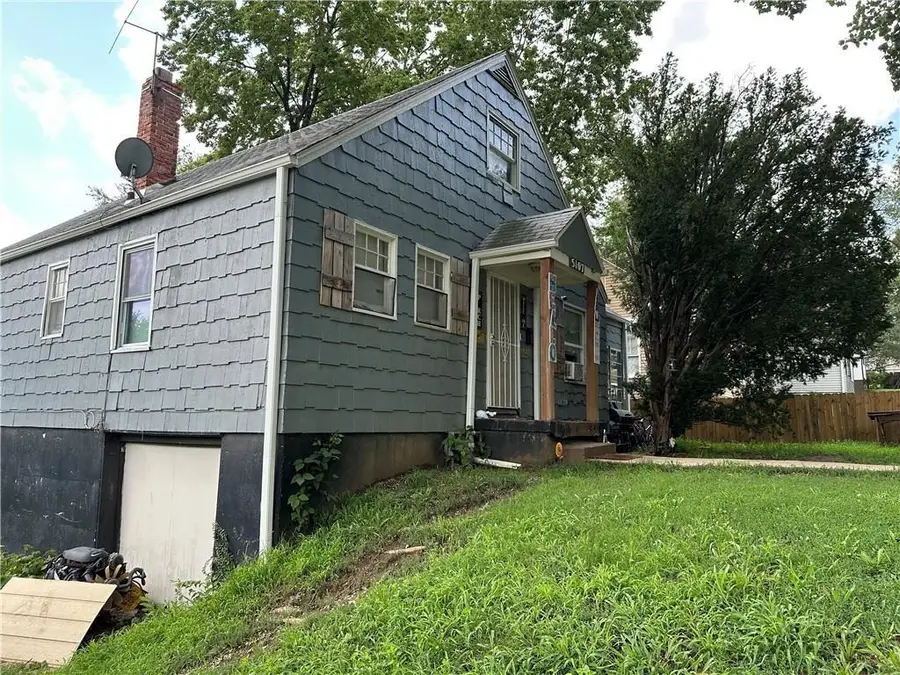 5107 E 40th Street, Kansas City, MO 64130 - #2