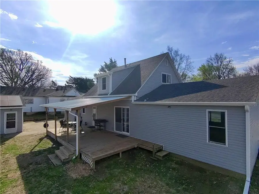 108 E 5th Street, Lebo, KS 66856 - #3