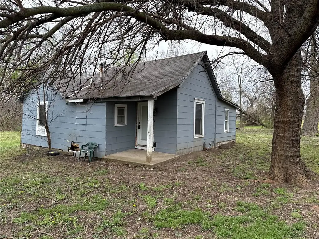301 E 5th Street, Edgerton, KS 66021 - #1