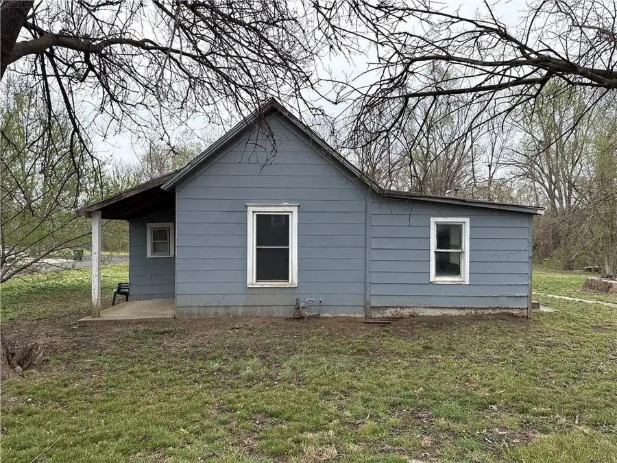 301 E 5th Street, Edgerton, KS 66021 - #2