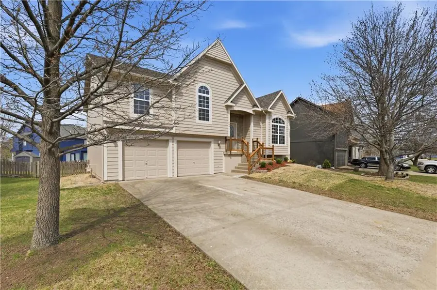 640 N Walnut Street, Gardner, KS 66030 - #2