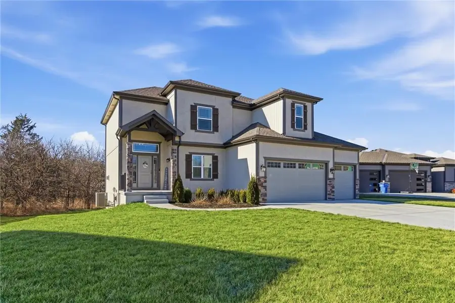 308 E Oak Street, Lone Jack, MO 64070 - #3