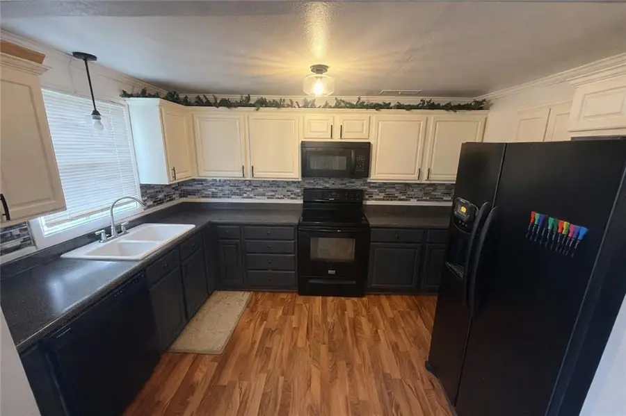 3025 Shrine Park Road, Leavenworth, KS 66048 - #3