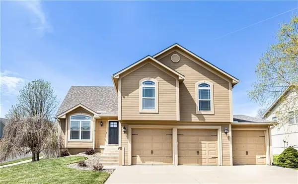 1016 NW 112th Terrace, Kansas City, MO 64155