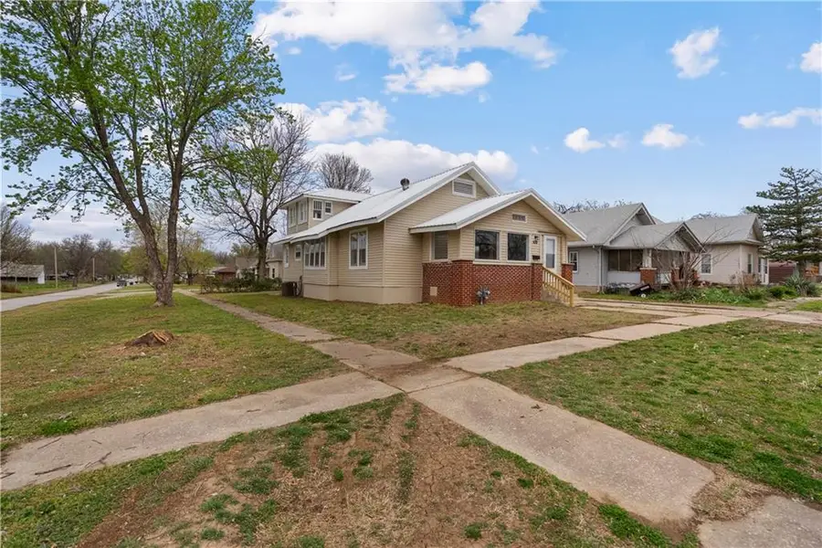 620 W Chestnut Street, Independence, KS 67301 - #3