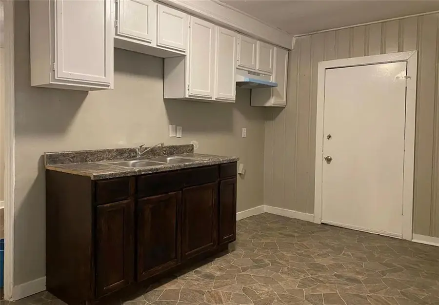 8241 Highland Avenue, Kansas City, MO 64131 - #3