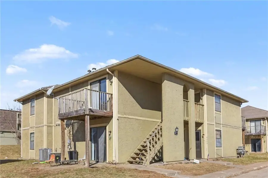 8630 Lane Avenue, Raytown, MO 64138 - #2