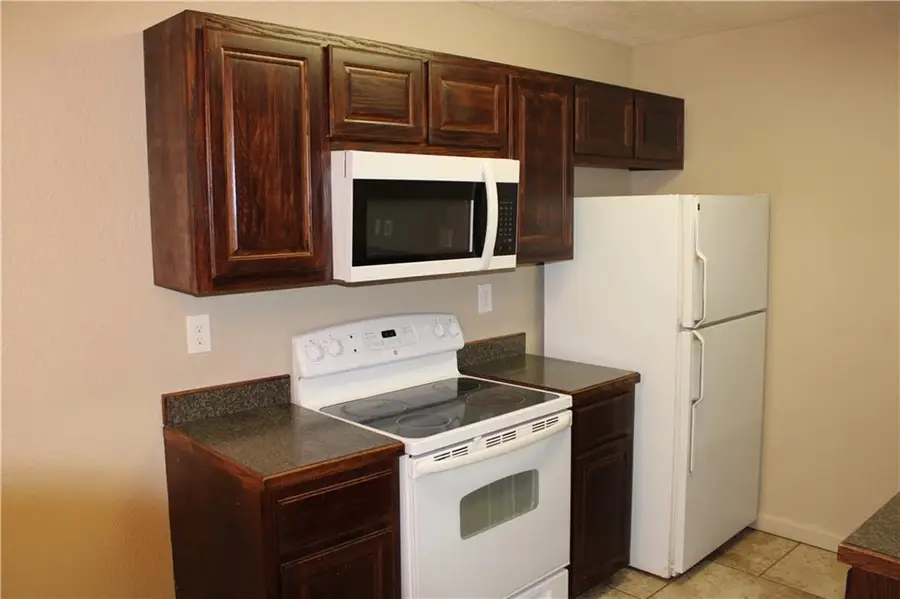 405 E Jackson Street, Pittsburg, KS 66762 - #2