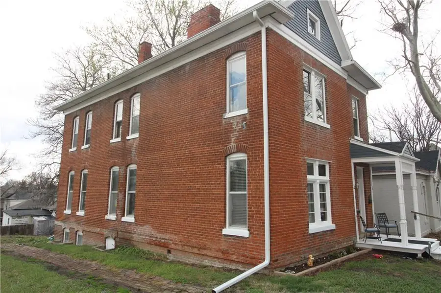 220 N 17th Street, Saint Joseph, MO 64501 - #2